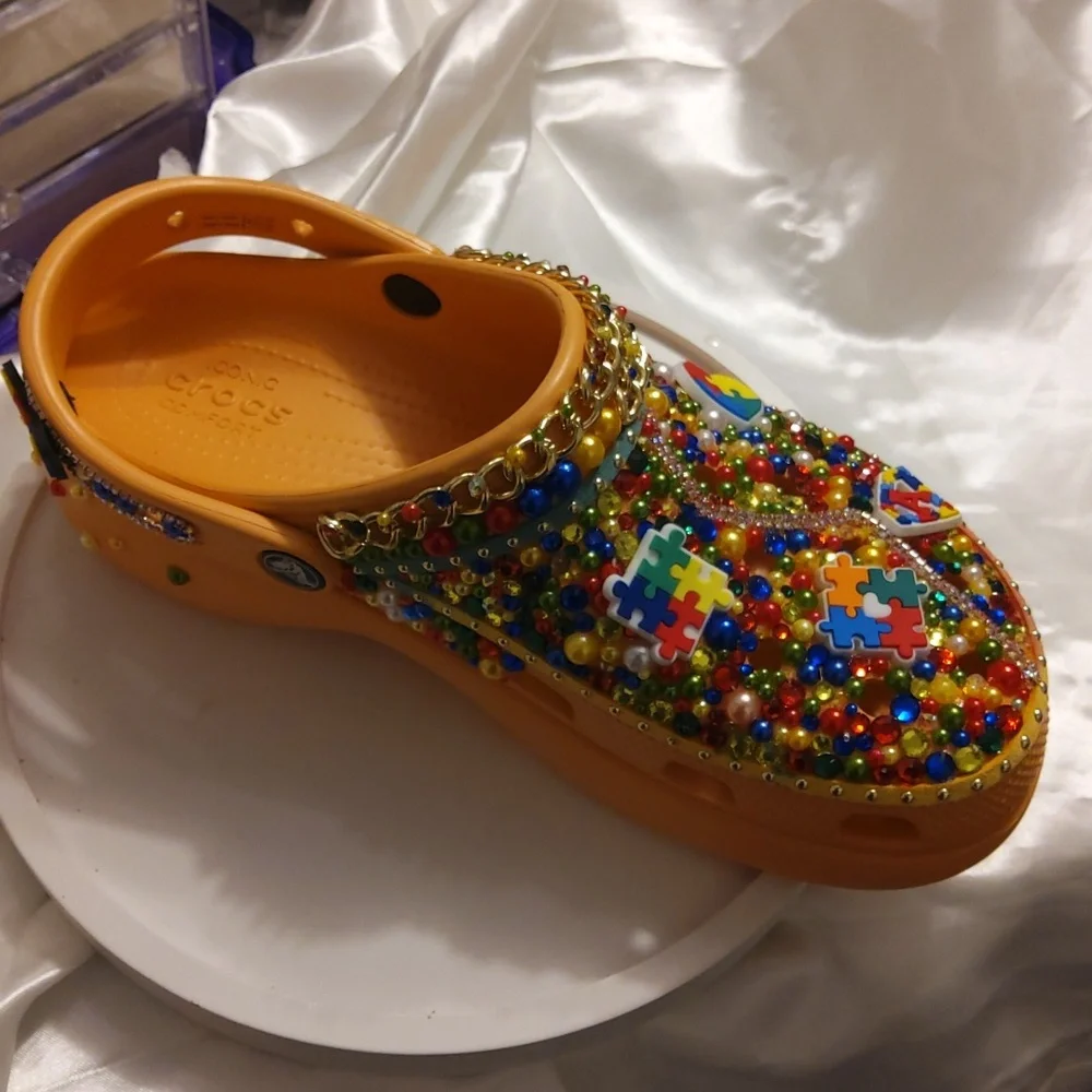 Custom CROCS size 9 AUTISM IMSPIRED NWOT - Picture 2 of 6